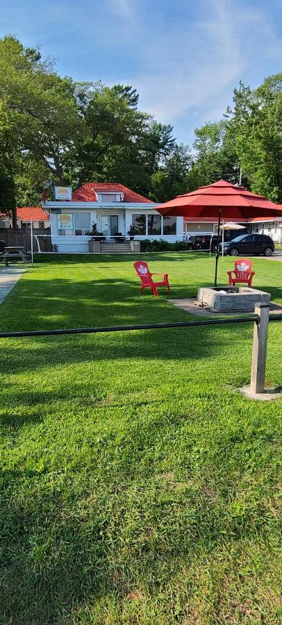 Balm Beach Resort And Motel Exterior foto