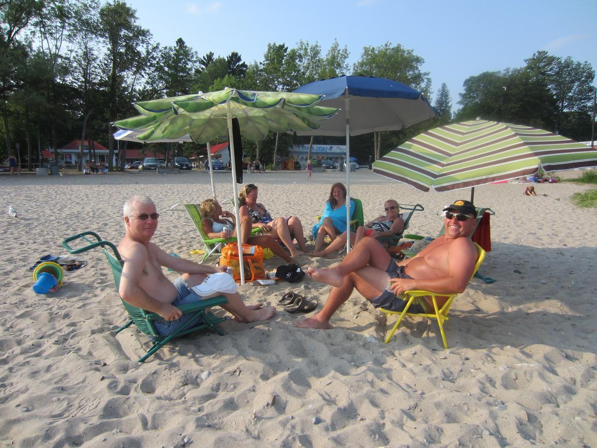 Balm Beach Resort And Motel Exterior foto