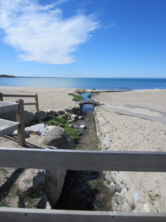 Balm Beach Resort And Motel Exterior foto